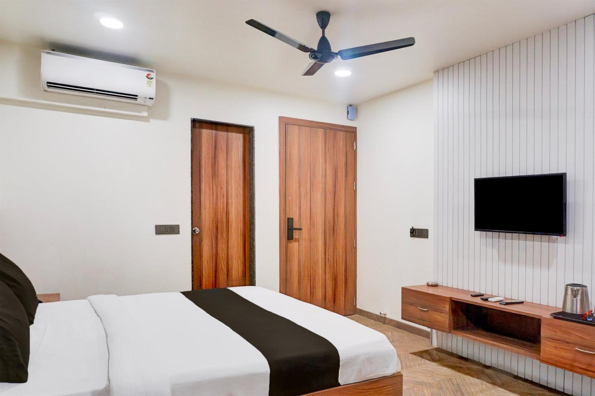 Super Townhouse Oak Viman Nagar Formerly Kuber Inn Kharadi Extérieur photo